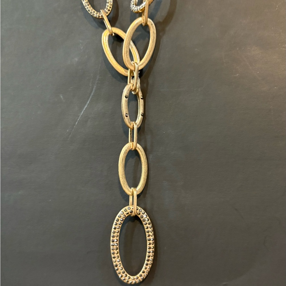 Elegant Gold Chain Link Necklace - Picture 4 of 6